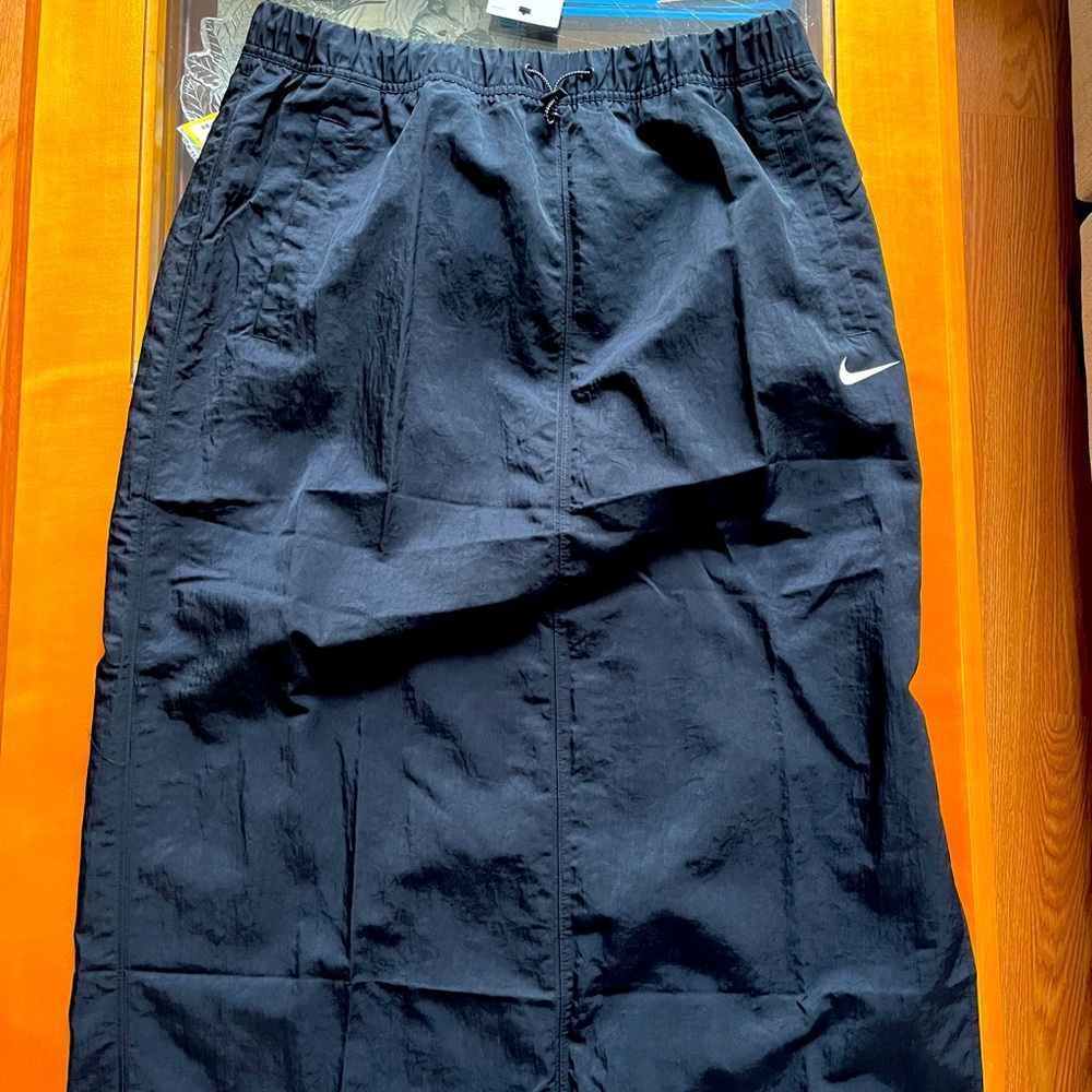 New black Nike skirt